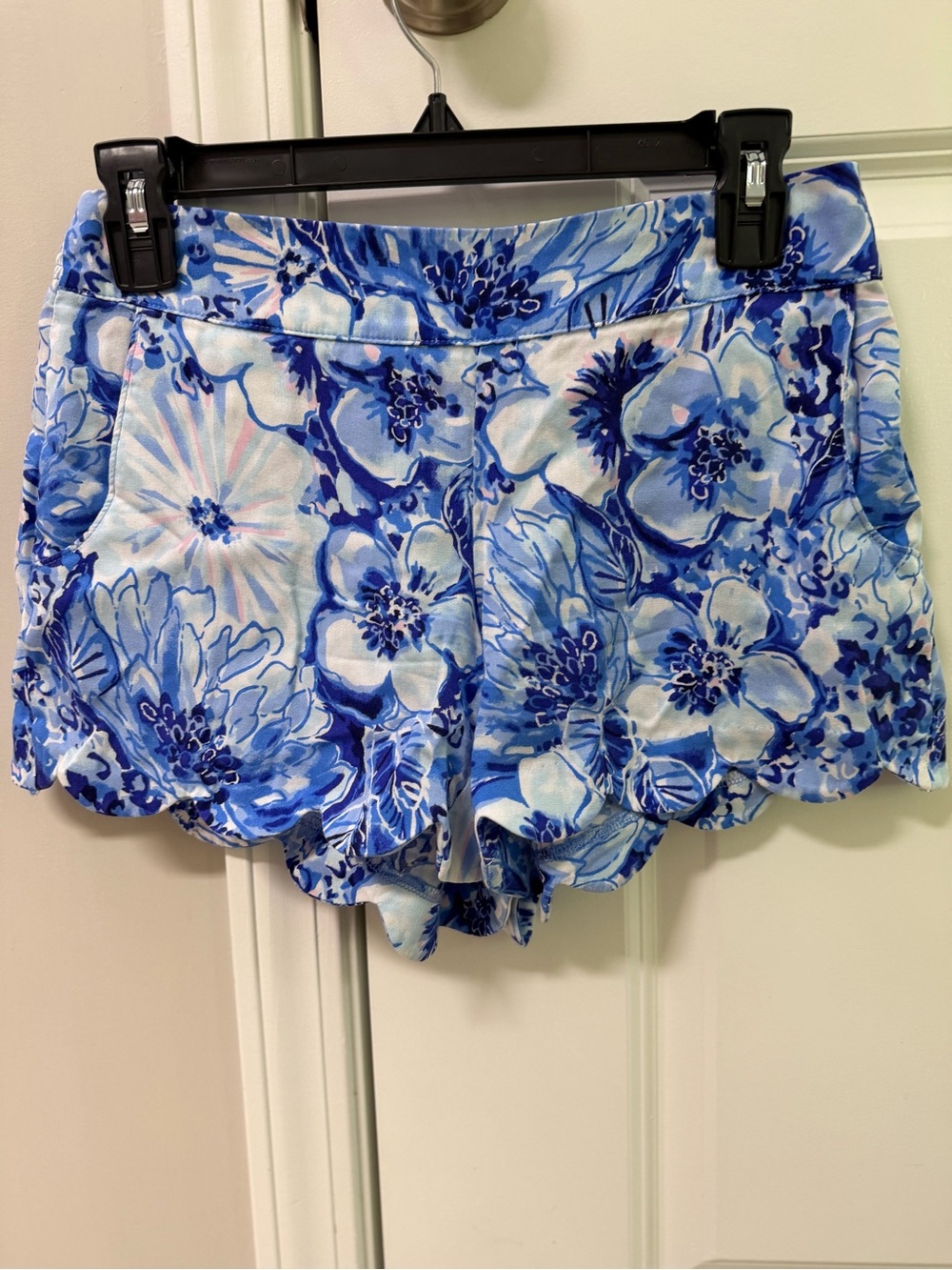 Lilly Pulitzer Blue and White Floral Shorts with Scalloped hem
